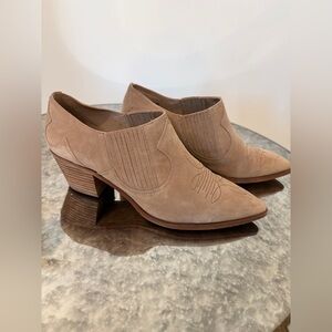 Sam Edelman Beige Suede Ankle Boots Size 11